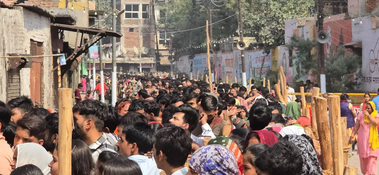 ऐतिहासिक श्री दूधेश्वर नाथ मंदिर में शिवभक्तों का उमड़ा सैलाब