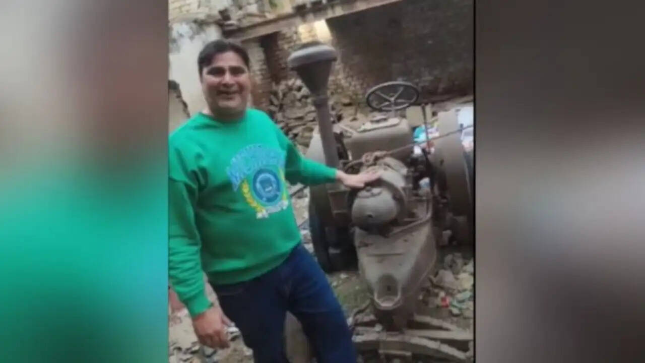 105 साल पुराना ट्रैक्टर करोड़ों में बिका, जानें इसकी कहानी