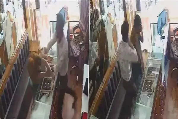 अहमदाबाद में महिला की चोरी की कोशिश नाकाम, ज्वैलर ने दिखाई फुर्ती