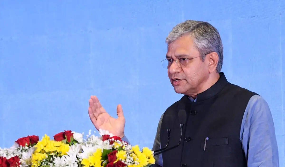 कृत्रिम मेधा में बढ़ती मांग और आईटी उद्योग में आवश्यक परिवर्तन