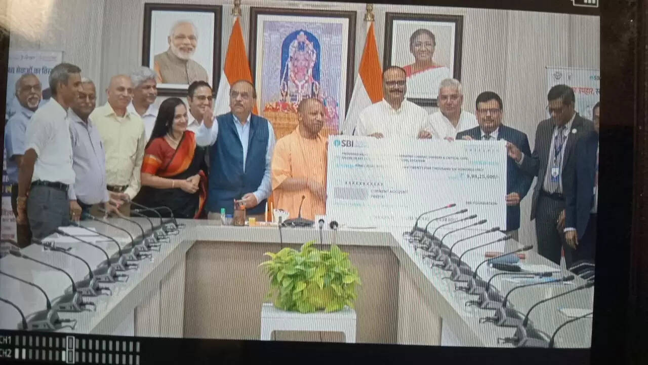 योगी आदित्यनाथ ने लखनऊ में सलोनी हार्ट सेंटर के ICU प्रोजेक्ट का उद्घाटन किया