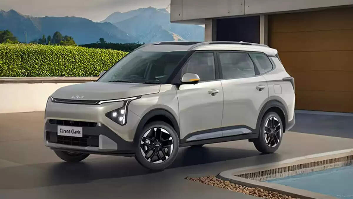 Kia Carens Clavis EV: भारत की पहली 7-सीटर इलेक्ट्रिक MPV 15 जुलाई को होगी लॉन्च