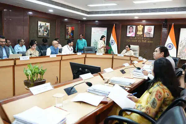 दिल्ली में गिग वर्कर्स के लिए रेस्टिंग सेंटर और आवास योजना की घोषणा