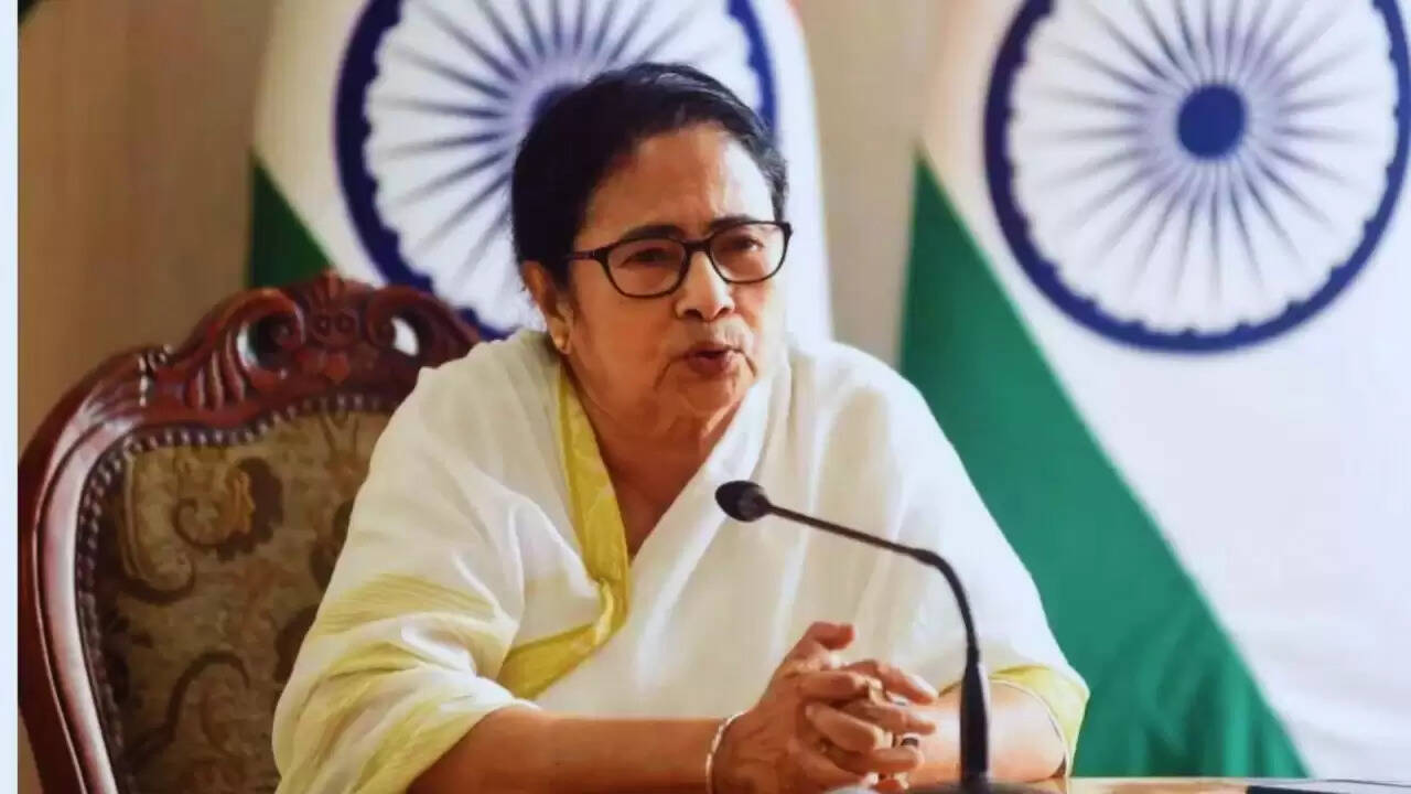 दुर्गापुर गैंगरेप मामला: ममता बनर्जी के बयान पर उठे सवाल, पीड़िता के पिता का आक्रोश