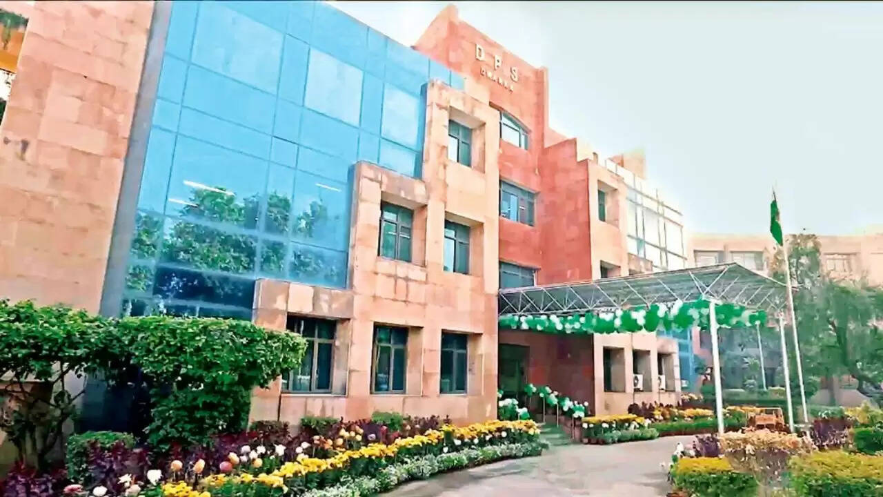 डीपीएस द्वारका में बम की धमकी, स्कूल को किया गया खाली