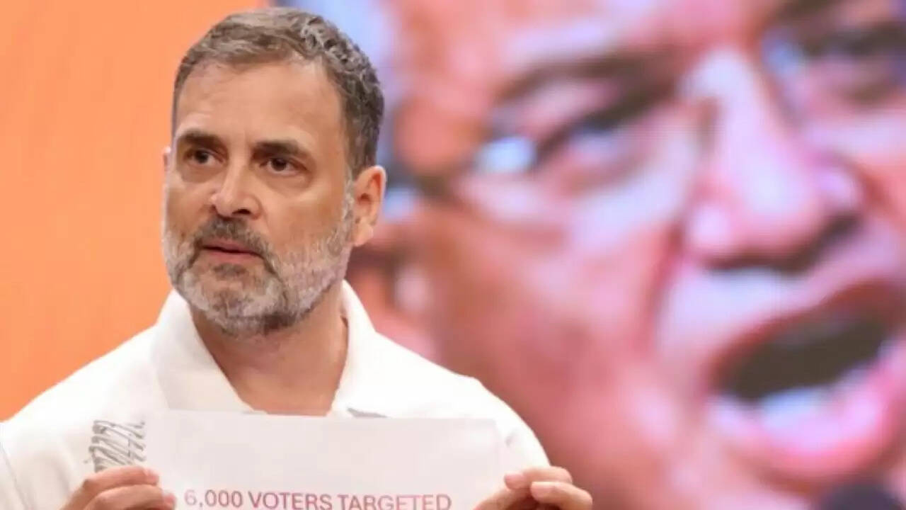 राहुल गांधी की प्रेस कॉन्फ्रेंस में चुनावी धोखाधड़ी के आरोप