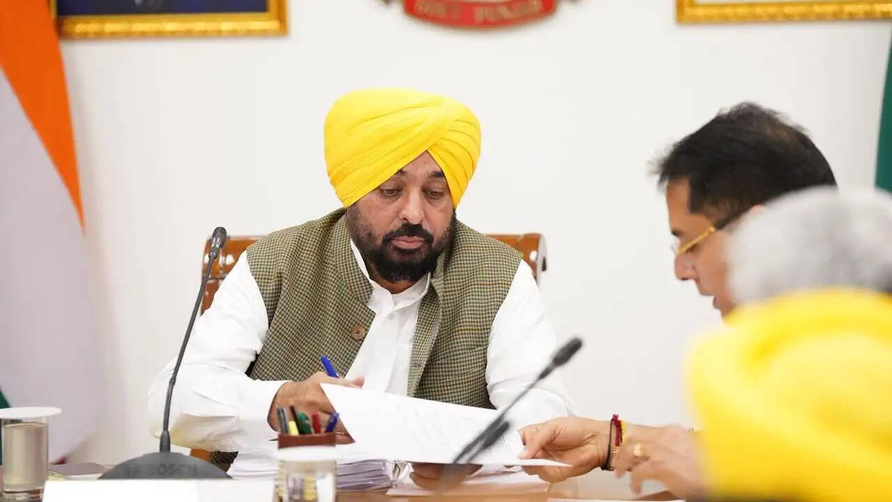 पंजाब कैबिनेट के नए फैसले: स्कूल फीस वृद्धि पर नियंत्रण और औद्योगिक विकास को बढ़ावा