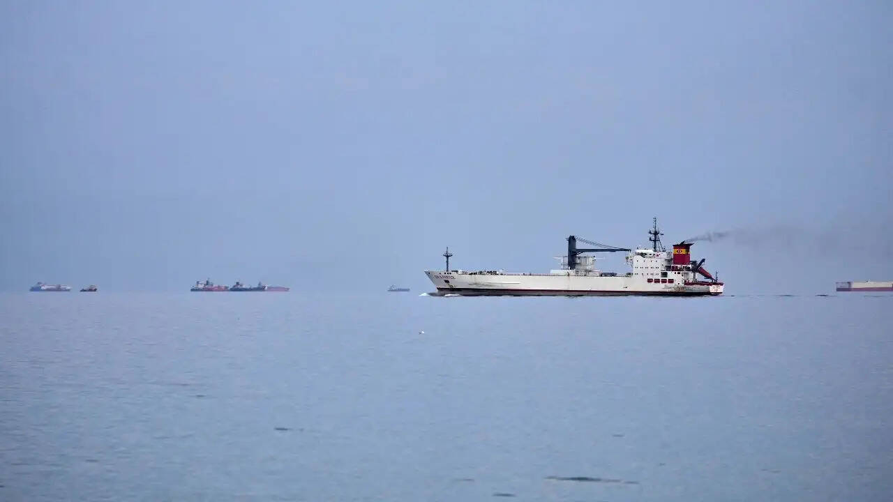 भारत का पेट्रोलियम मंत्रालय: ईरानी तेल टैंकर की दिशा में बदलाव की खबरें गलत हैं