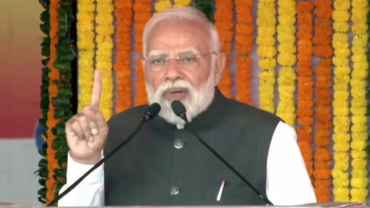 प्रधानमंत्री मोदी का स्वच्छता अभियान: कबाड़ से कमाई और दक्षता में सुधार