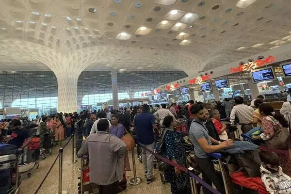 मुंबई एयरपोर्ट पर नेटवर्क खराबी से उड़ान संचालन प्रभावित