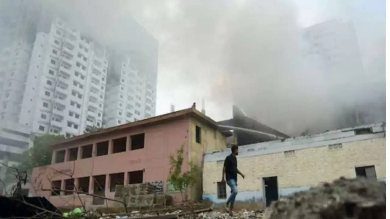 पेशावर में बम धमाका: 9 की मौत, 4 पुलिसकर्मी घायल
