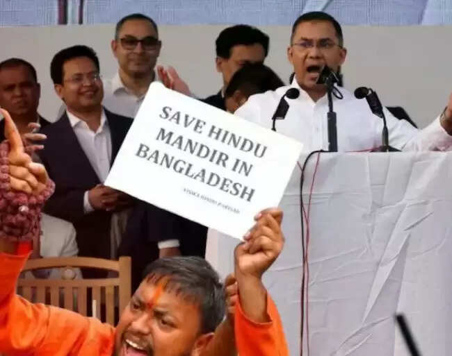 बांग्लादेश में तारिक रहमान की श्रद्धांजलि और बढ़ते विरोध प्रदर्शन