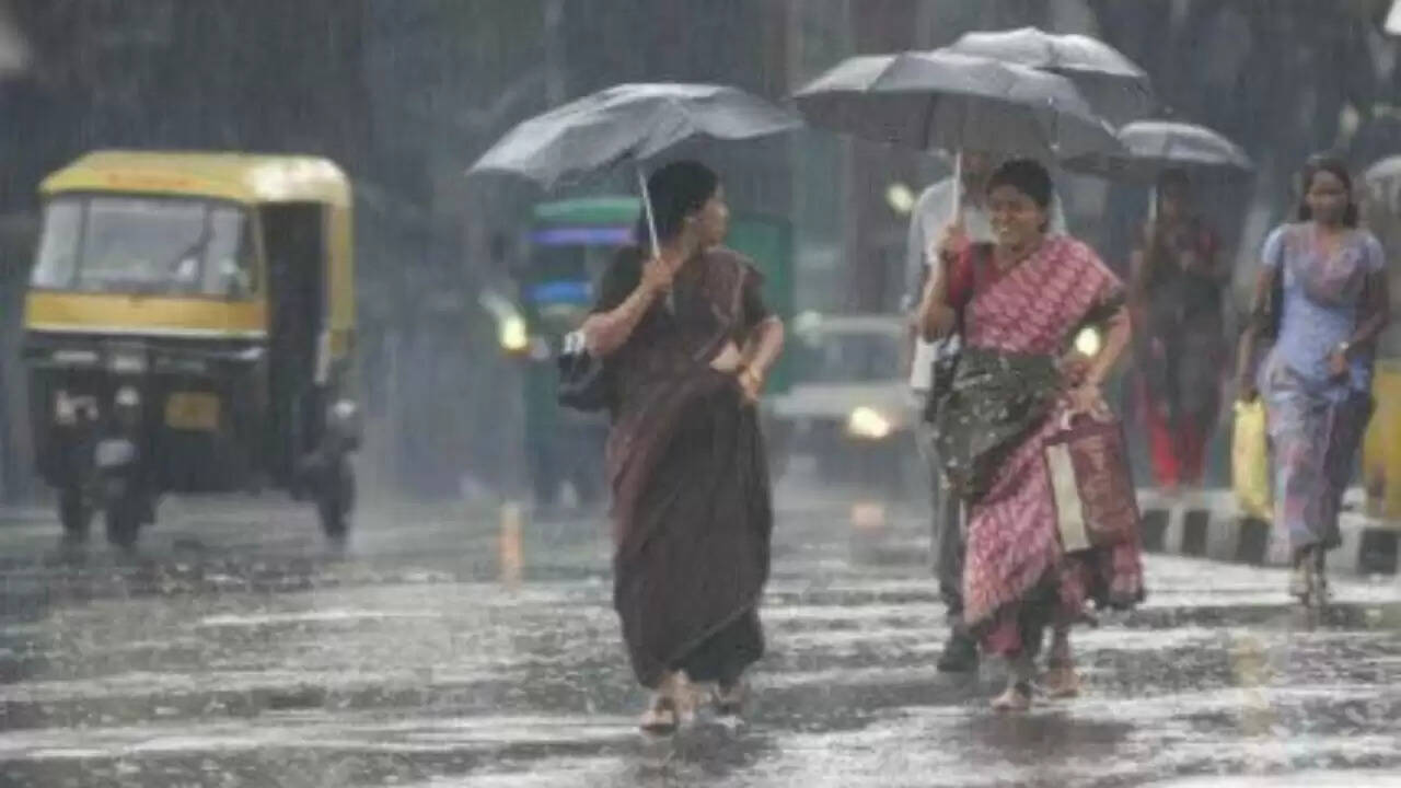 कर्नाटक में मौसम का अलर्ट: धारवाड़ में सभी शैक्षणिक संस्थान बंद