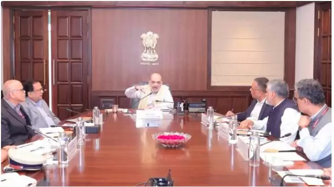 दिल्ली विस्फोट के बाद अमित शाह ने सुरक्षा स्थिति की समीक्षा की