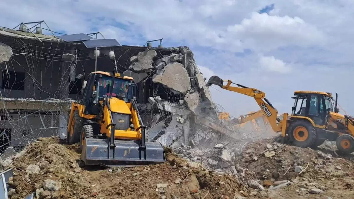 उत्तर प्रदेश में धर्मांतरण गिरोह पर प्रशासन की सख्त कार्रवाई