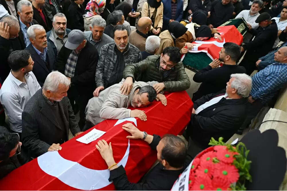 तुर्की में स्कूल शूटिंग के बाद सोशल मीडिया पर कार्रवाई, 95 गिरफ्तार