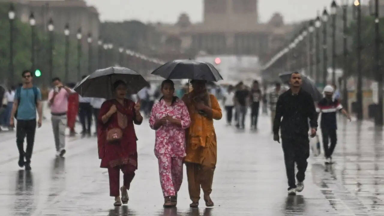 दिल्ली में मौसम में बदलाव: आंधी और बारिश की संभावना