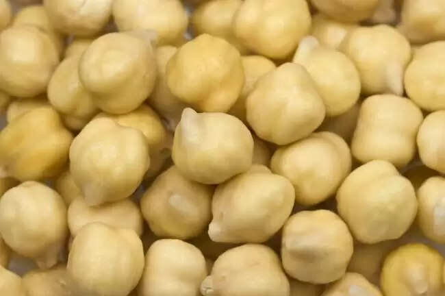सफेद चने के अद्भुत स्वास्थ्य लाभ: जानें कैसे करें इसका सेवन