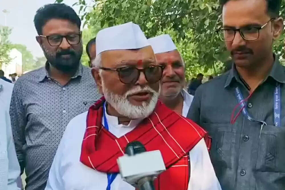 महाराष्ट्र में आरक्षण विवाद: मराठा और ओबीसी मुद्दों का जटिल समीकरण