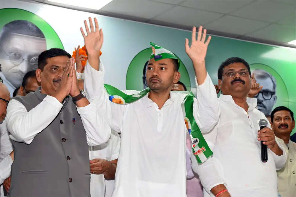 नीतीश कुमार के बेटे निशांत ने जद (यू) में ली सदस्यता, उपमुख्यमंत्री बनने की अटकलें