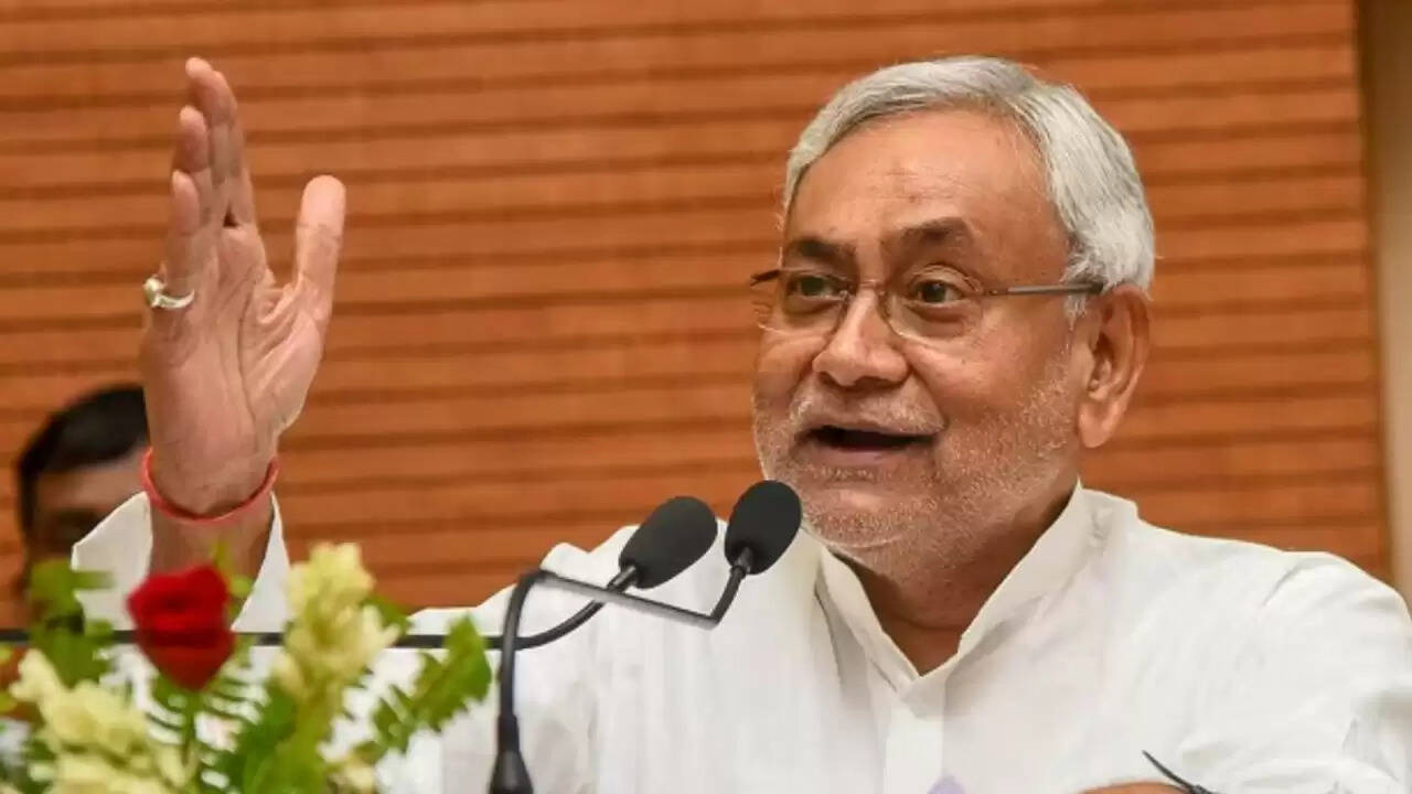 बिहार में पेंशन में बड़ा इजाफा: अब हर महीने 1100 रुपये मिलेंगे वृद्धजन, दिव्यांग और विधवा महिलाओं को
