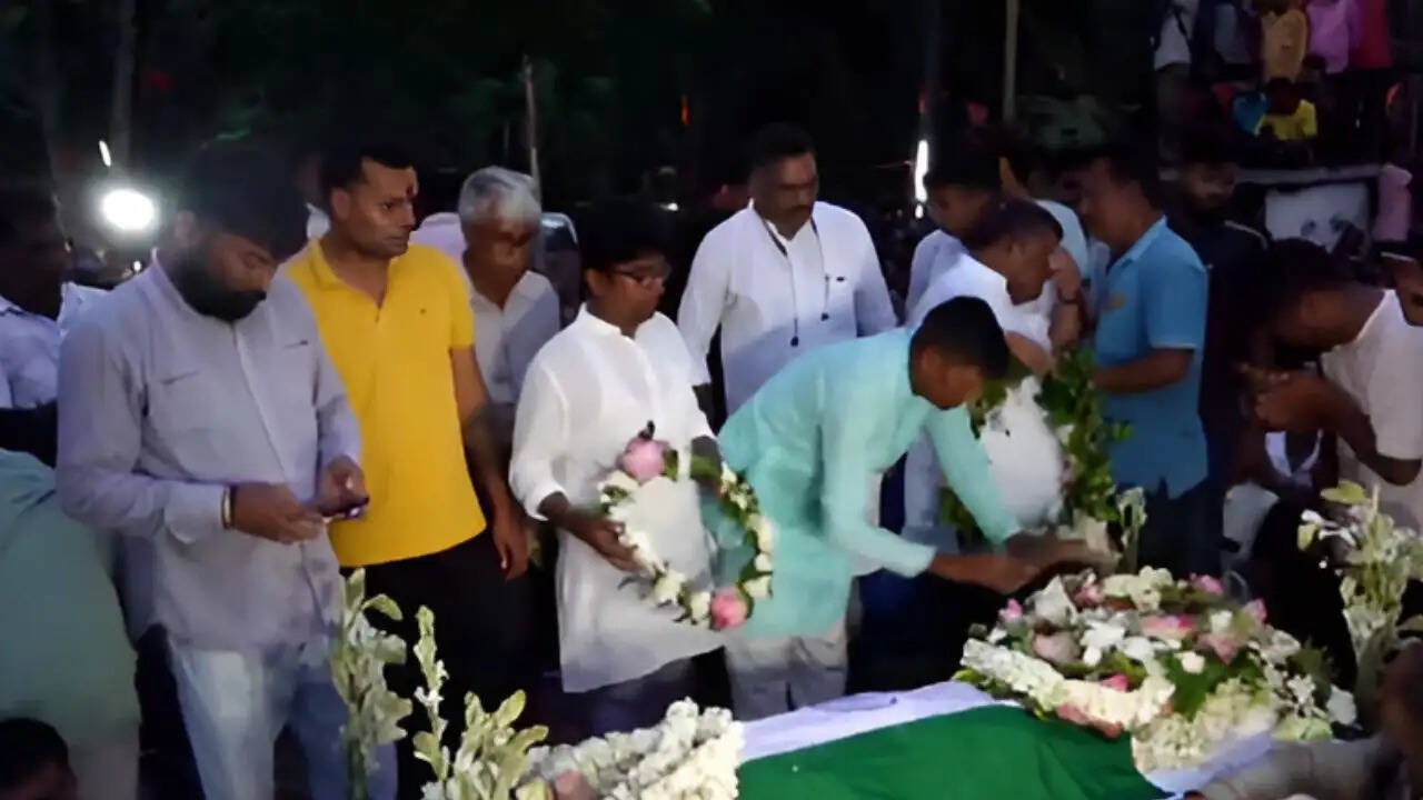 पश्चिम बंगाल में भाजपा नेता के सहायक की हत्या: क्या है राजनीतिक साजिश का सच?