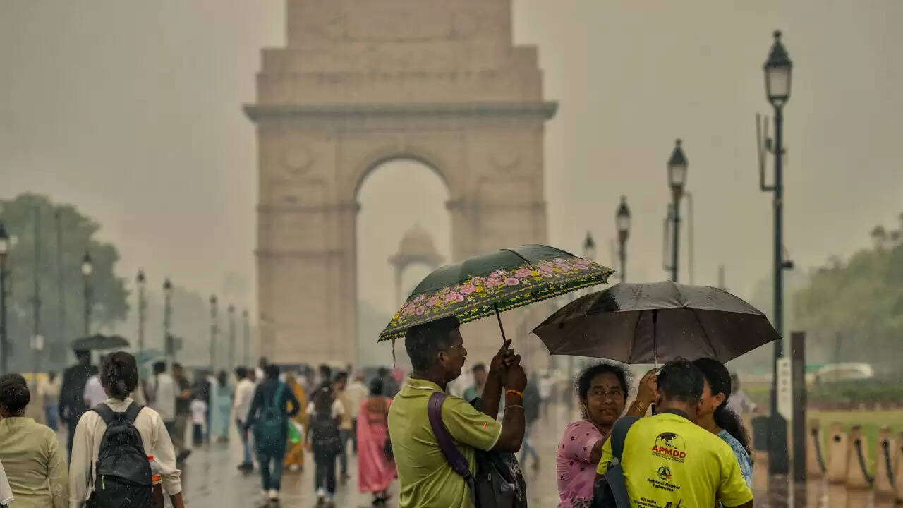 दिल्ली-एनसीआर में मानसून की दस्तक: जानें मौसम का हाल और भविष्यवाणियाँ