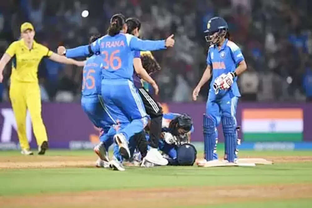 विराट कोहली ने महिला वनडे विश्व कप में भारतीय खिलाड़ियों की सराहना की