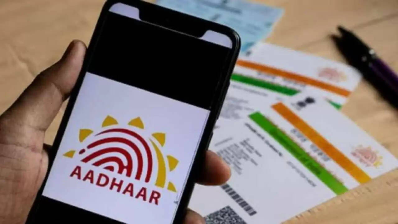 आधार कार्ड अपडेट प्रक्रिया में बड़ा बदलाव: अब घर बैठे करें अपडेट