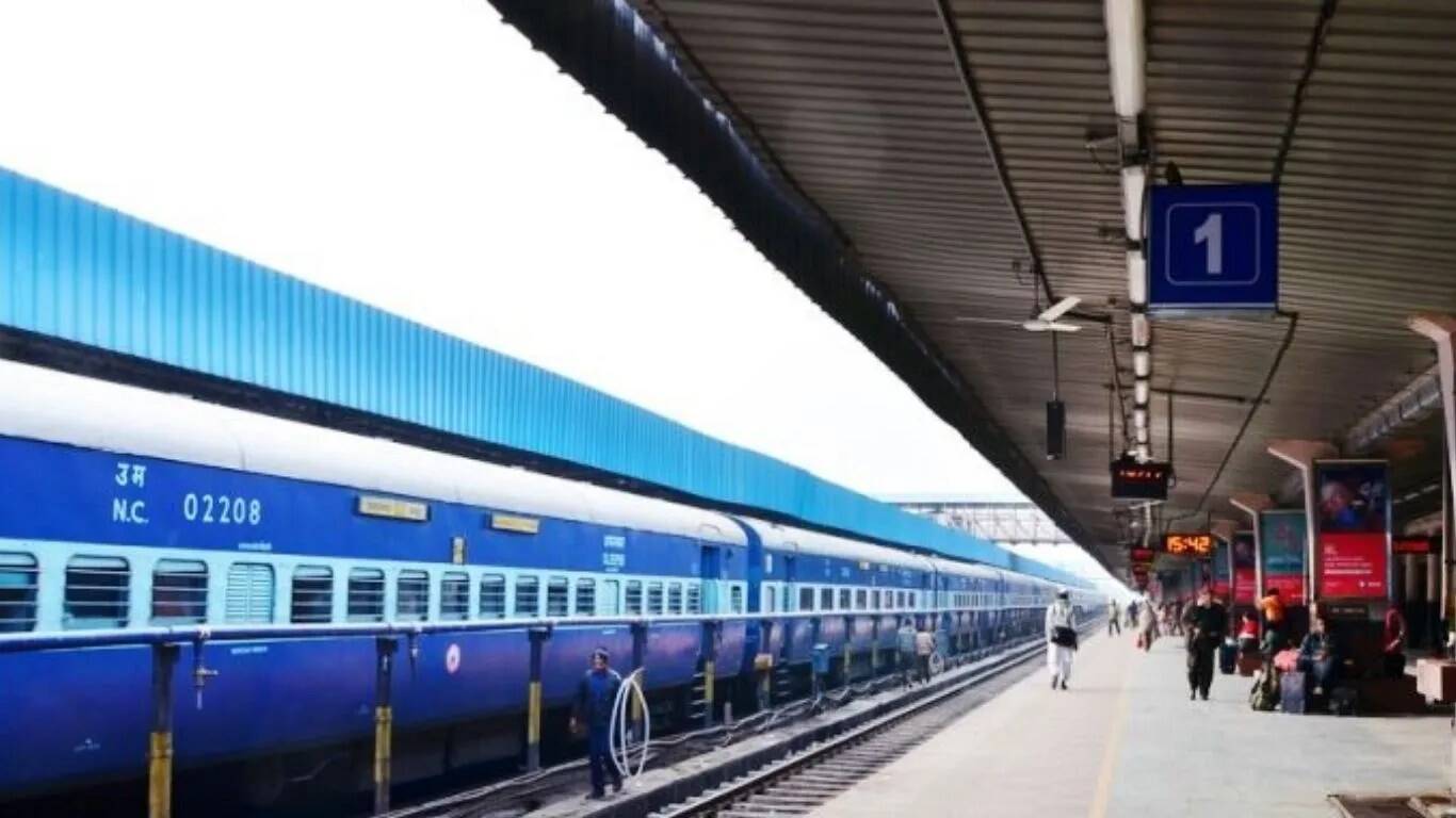 दिवाली और छठ पर ट्रेन टिकटों की कमी से यात्रियों में चिंता