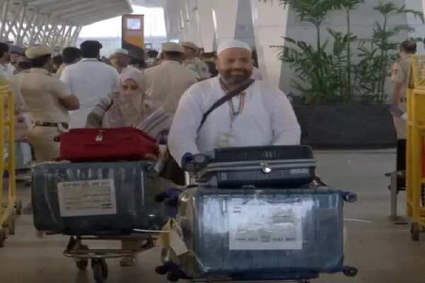 भारत से 2026 हज यात्रा की शुरुआत, पहली उड़ान सऊदी अरब के लिए रवाना