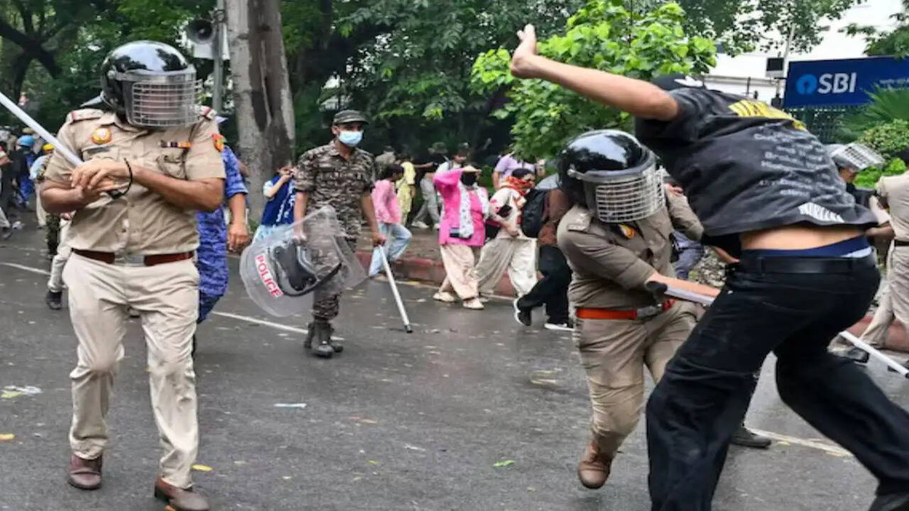 सुप्रीम कोर्ट का बड़ा फैसला: शांतिपूर्ण प्रदर्शन का अधिकार है मौलिक