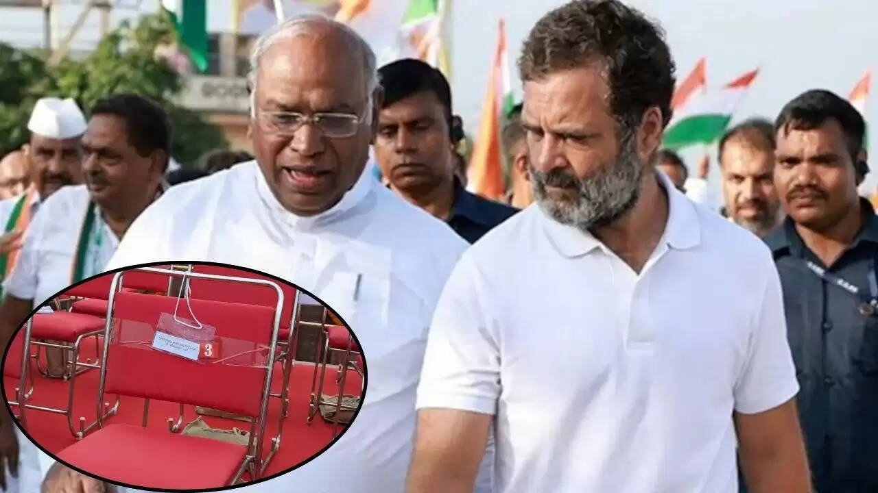 लाल किले में स्वतंत्रता दिवस समारोह में कांग्रेस नेताओं की अनुपस्थिति पर विवाद
