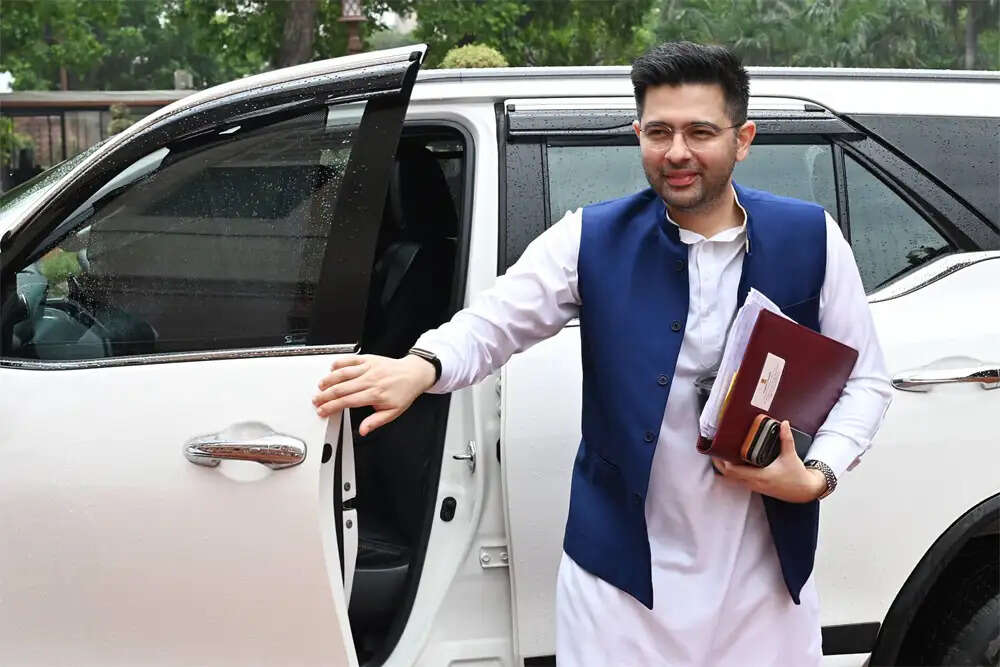 राघव चड्ढा का भविष्य: आम आदमी पार्टी से भाजपा की ओर बढ़ते कदम