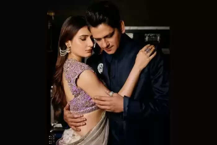 फातिमा सना शेख और विजय वर्मा की रोमांटिक तस्वीरें: 'गुस्ताख इश्क' से पहले का जादू