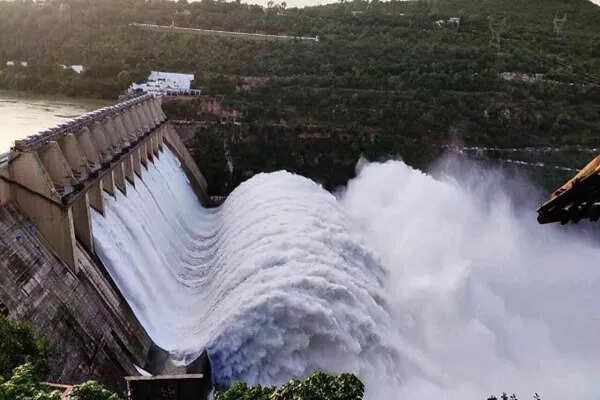 पंजाब में बाढ़ से तबाही: 3 लोगों की मौत, हरियाणा का मदद का आश्वासन