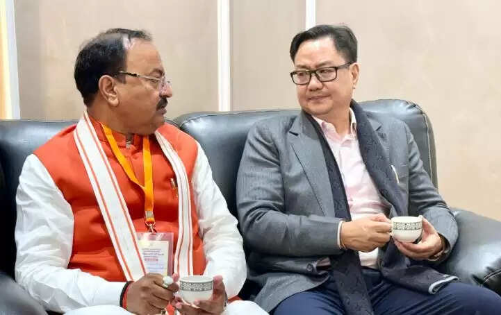 उत्तर प्रदेश में 2027 चुनाव की तैयारी, डिप्टी सीएम की केंद्रीय मंत्री से मुलाकात