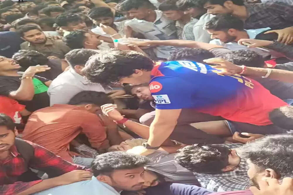 आरसीबी की पहली आईपीएल जीत के जश्न में भगदड़, कई घायल और मृतक