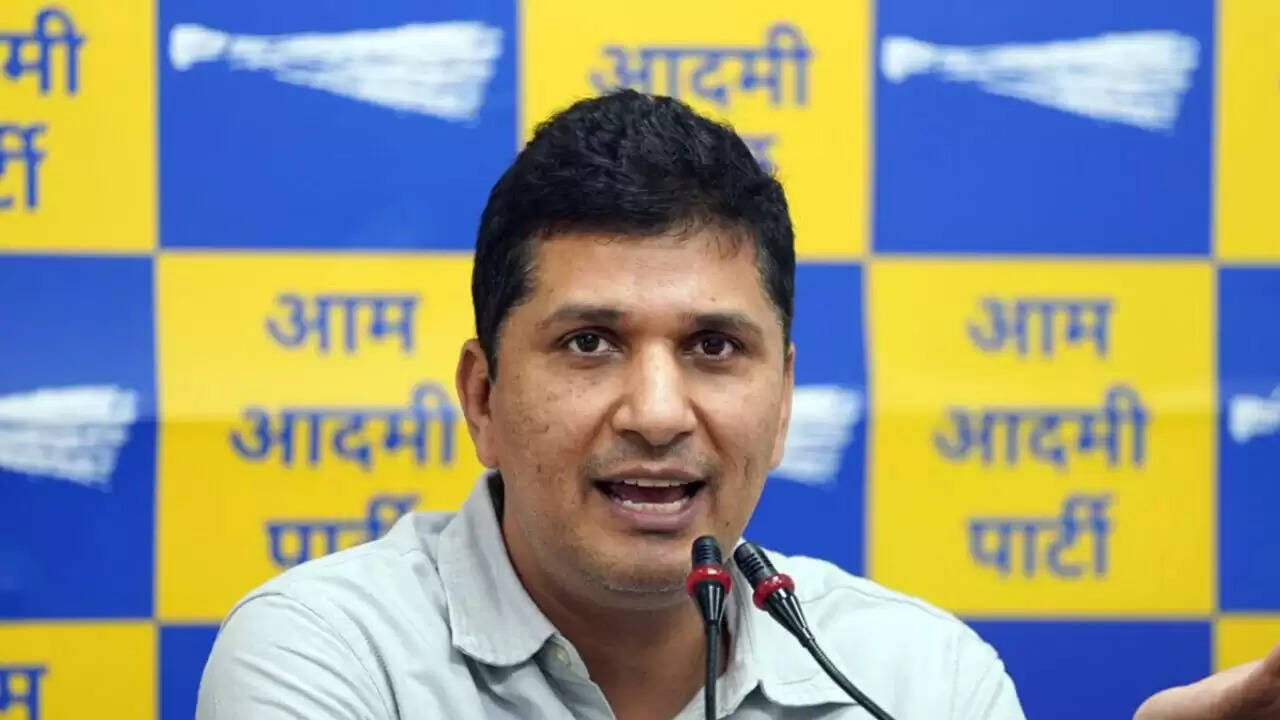 दिल्ली में रचना यादव की हत्या पर आम आदमी पार्टी का शोकसभा में प्रदर्शन