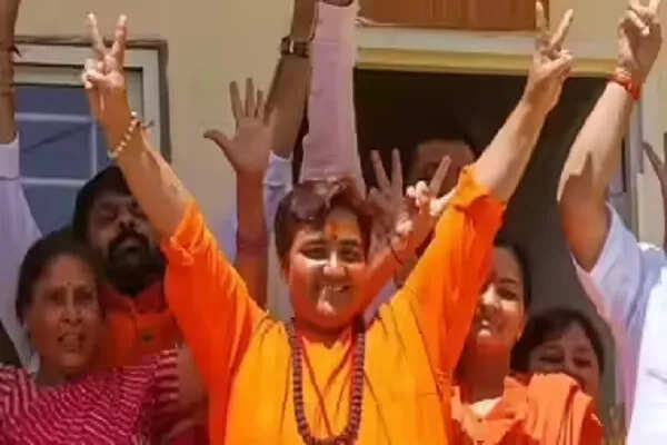 साध्वी प्रज्ञा ठाकुर और अन्य आरोपियों को मालेगांव विस्फोट मामले में मिली बरी