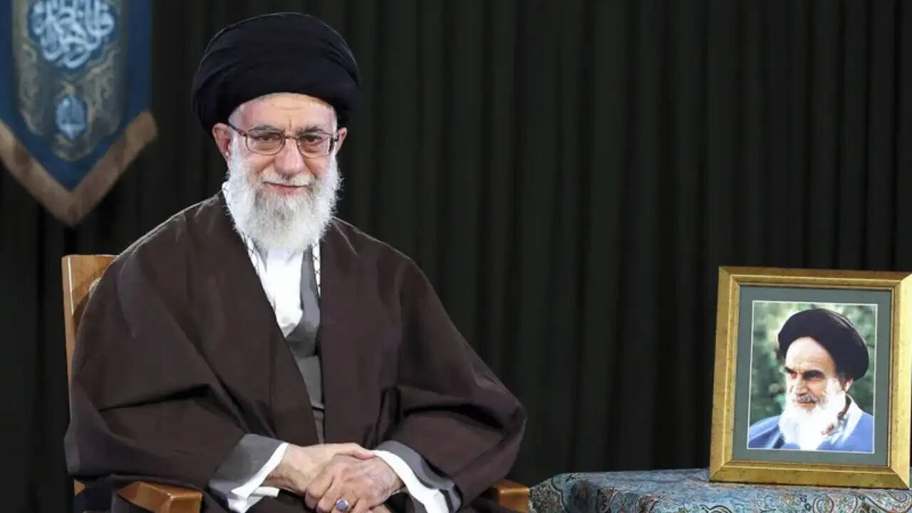 ईरान के सर्वोच्च नेता खामेनेई की मौत: क्या होगा अगला कदम?