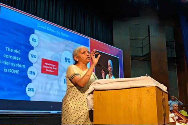 पश्चिम बंगाल की अर्थव्यवस्था को मजबूती देने के लिए जीएसटी सुधार: वित्त मंत्री सीतारमण