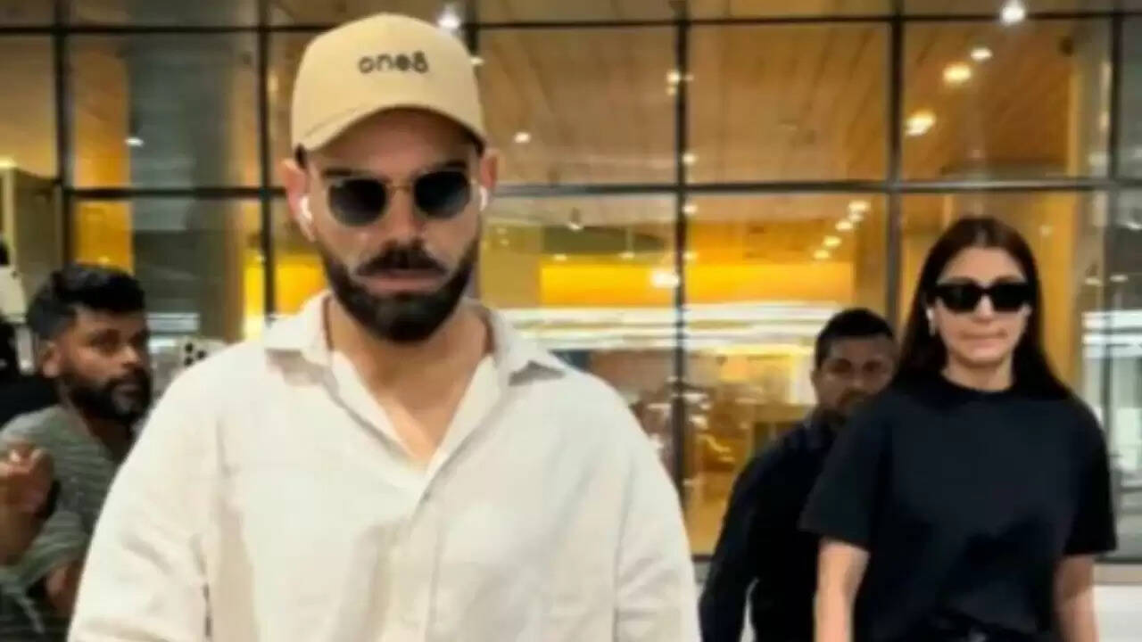 RCB की जीत के जश्न में आई दुखद भगदड़, विराट कोहली और अनुष्का लौटे मुंबई