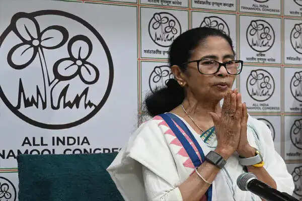 ममता बनर्जी का विपक्षी एकता का आह्वान, कांग्रेस और लेफ्ट ने किया अस्वीकार