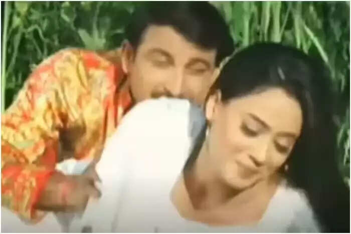 श्वेता तिवारी और मनोज तिवारी का हिट गाना: ‘गोरी ओढ़नी तोहार लसरात बा’