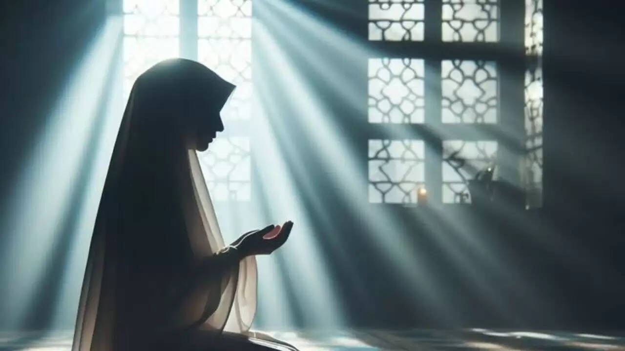 महाराष्ट्र में मेडिकल कॉलेज में रैगिंग का मामला, छात्रा को नमाज पढ़ने के लिए मजबूर किया गया