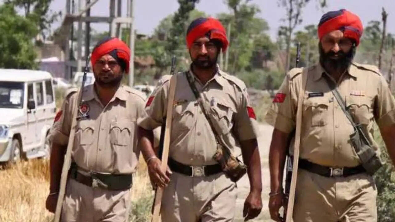 पंजाब में हत्या मामले में पुलिस पर फायरिंग, आरोपी गिरफ्तार