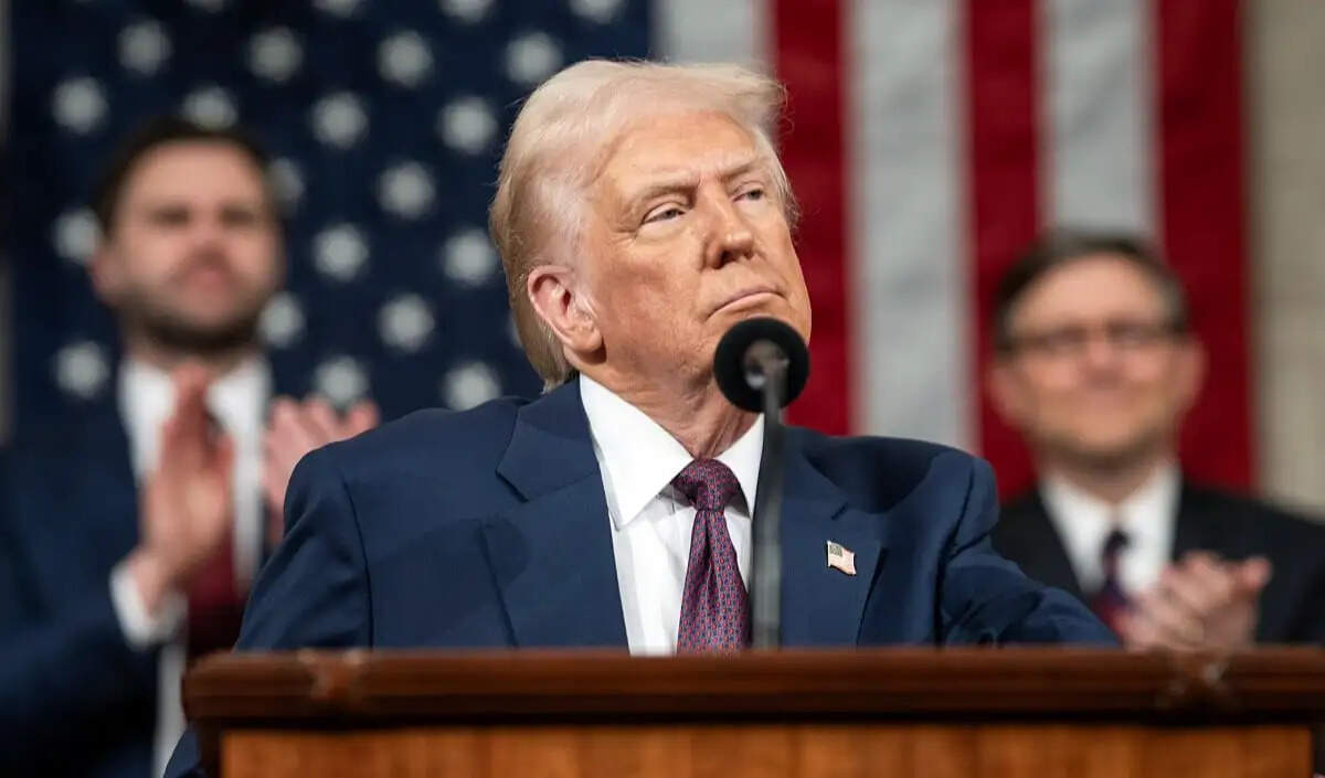 ईरान के खिलाफ ट्रंप का कड़ा रुख, नौसैनिक नाकेबंदी की घोषणा