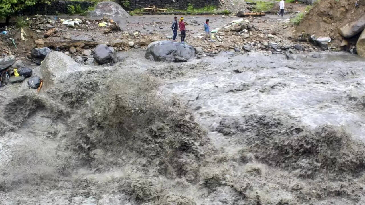 हिमाचल प्रदेश में जलवायु संकट: सुप्रीम कोर्ट ने लिया संज्ञान