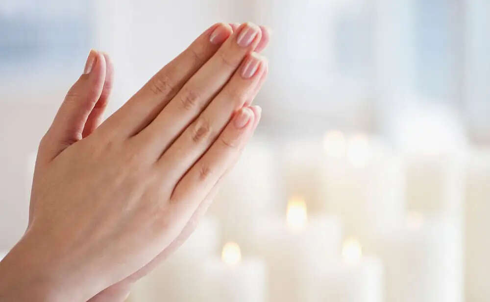नमस्कार करने के लिए ये हैं 5 निषेध स्थान, जानें क्यों हैं ये महत्वपूर्ण